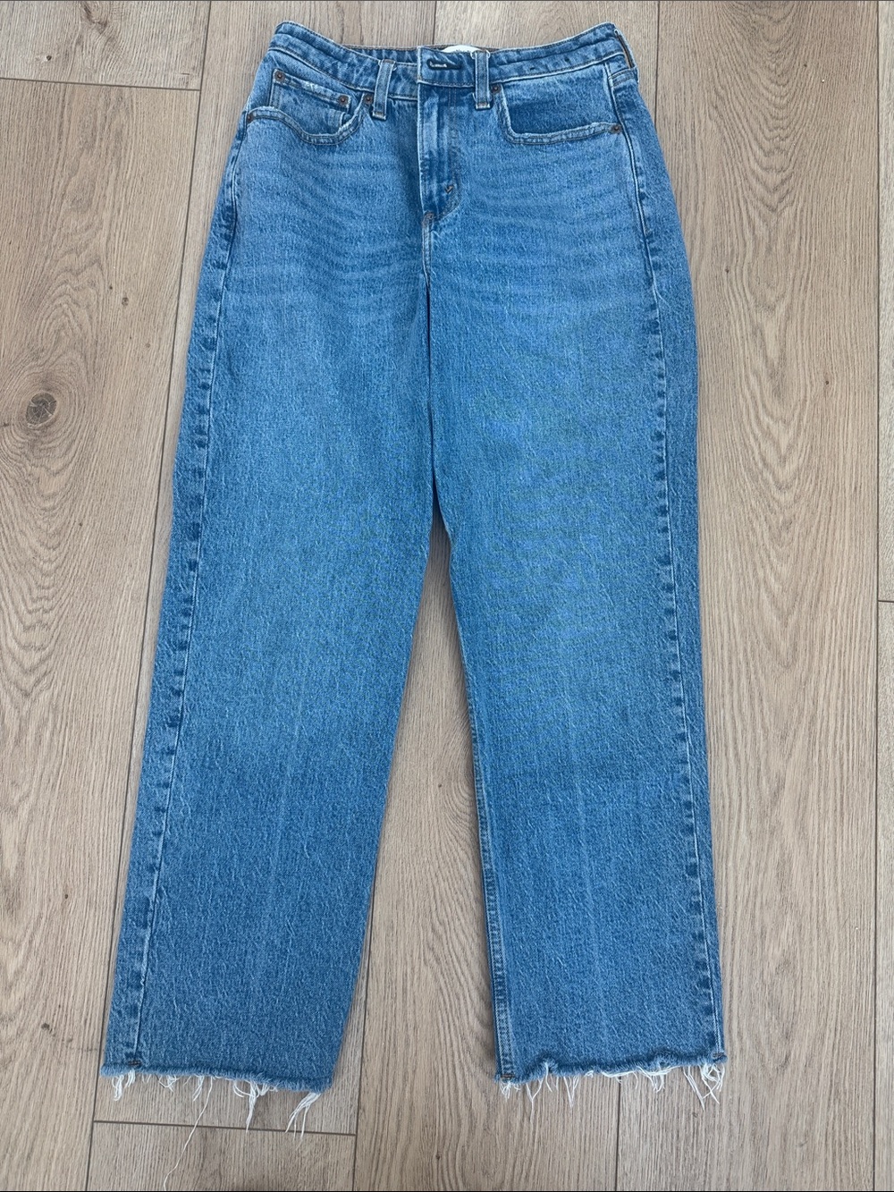 Abercrombie & Fitch Vintage High-Rise Straight Jeans - Light Denim Blue